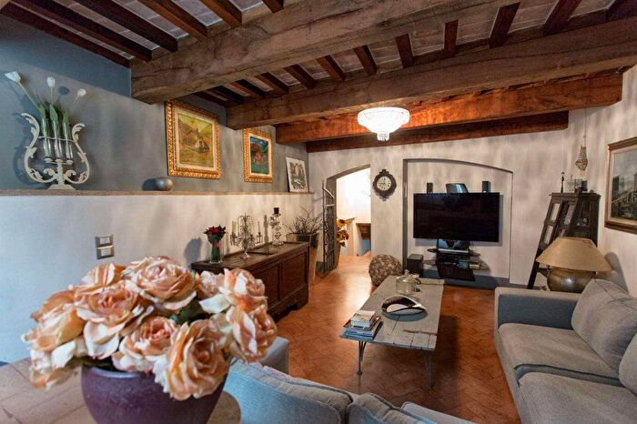 Casa quadrilocale in vendita in Via Roma, Mondaino