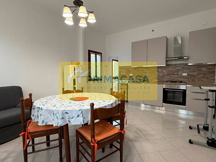 Casa con 6 locali in affitto in Via Andrea Verrocchio, Mirano Paese, Mirano