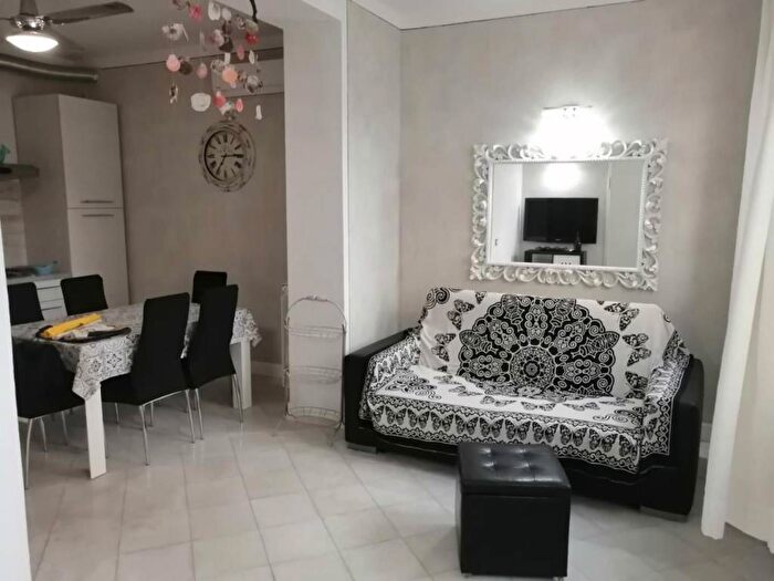 Appartamento trilocale in affitto in Via Giacomo Leopardi, Lido di Camaiore, Camaiore