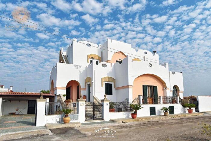 Casa con 12 locali in vendita in a Sicilia, Alessano