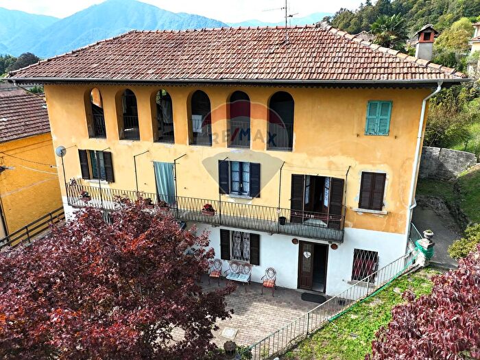 Casa con 5 locali in vendita in Via Cascata, Omegna