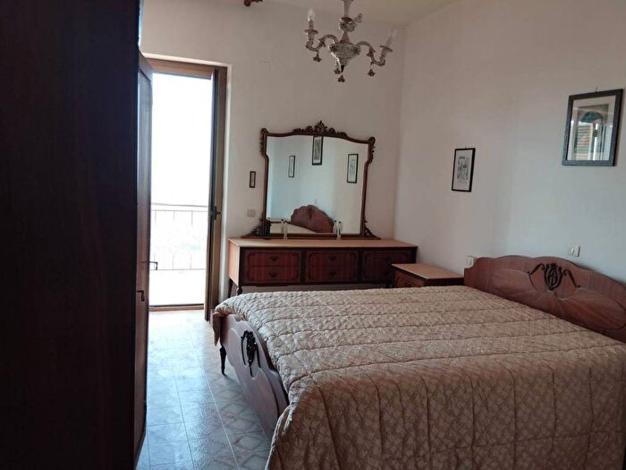 Appartamento trilocale in affitto in Via dei Villini, Centro, Fara in Sabina