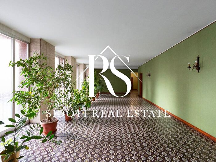 Appartamento trilocale in affitto in Via Lomellina, Argonne Corsica, Milano