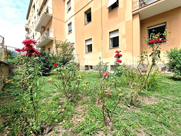 Appartamento trilocale in vendita in Via Oslavia, Viterbo