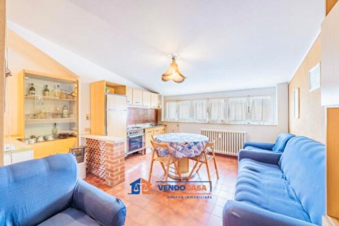 Appartamento bilocale in vendita in Via Diano San Pietro, Diano Castello