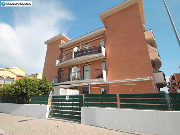 Appartamento trilocale in vendita in Via Amendo, Campomarino