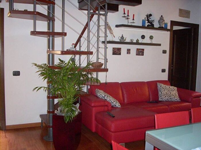 Appartamento trilocale in affitto in Corso Pietro Pisani, Università, Palermo