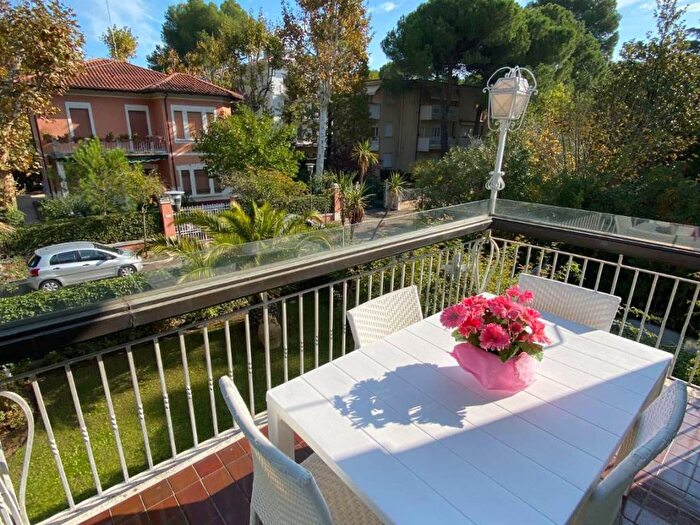 Appartamento con 5 locali in affitto in Viale Trento Trieste, Centro, Riccione