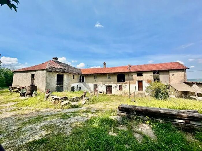 Casa con 6 locali in vendita in Regione San Desiderio, Monastero Bormida