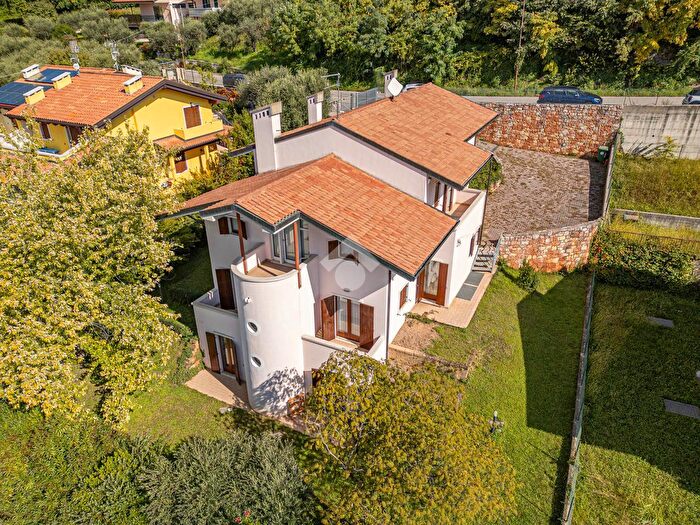 Casa con 12 locali in vendita in Viale Piazza della Pieve, SantAmbrogio Di Valpolicella
