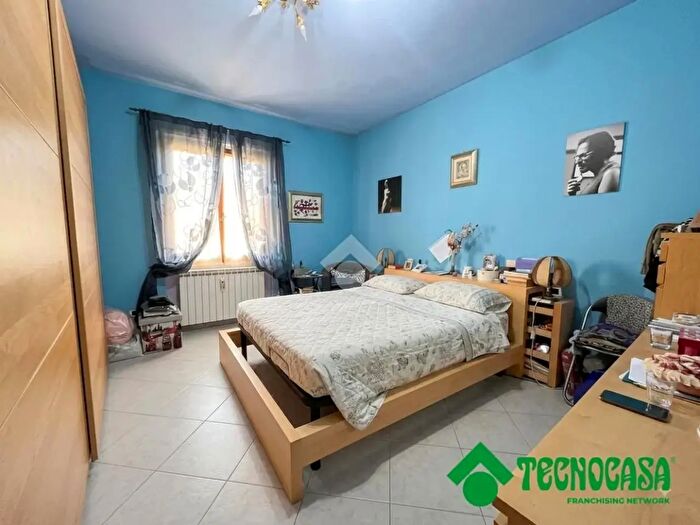 Casa con 13 locali in vendita in Via Borgo di Sotto, Sarzana