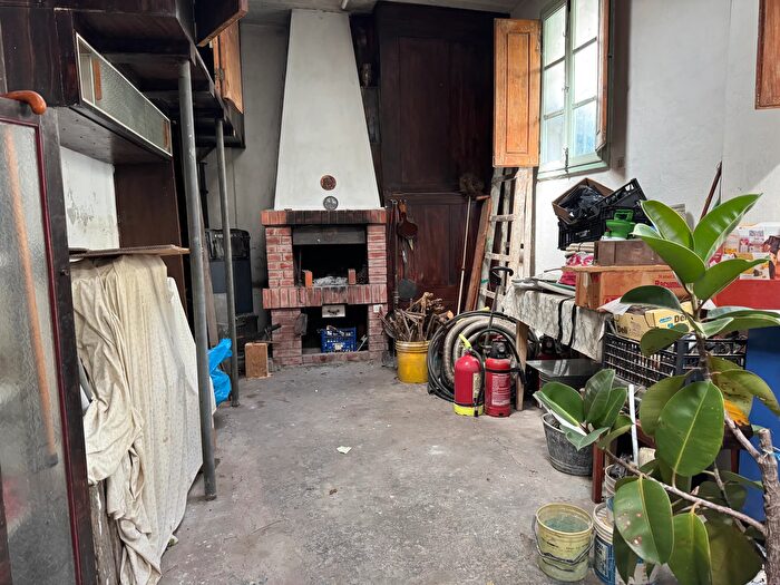 Casa con 7 locali in vendita in Via Lunga, Firenze