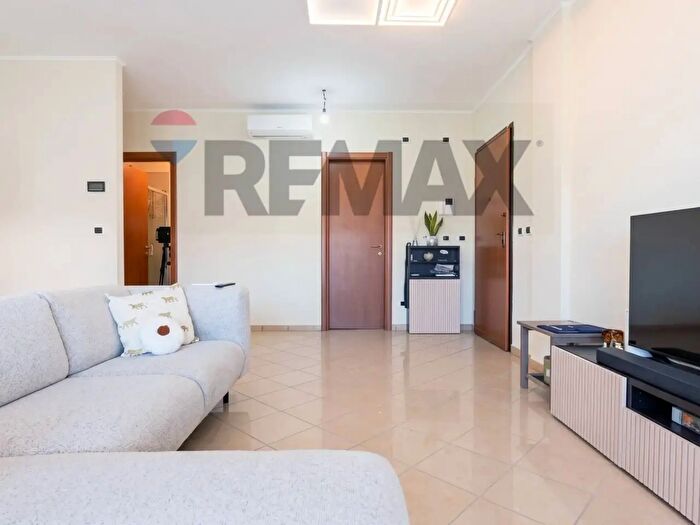 Appartamento con 5 locali in vendita in Via Luigi Cibrario, Genova