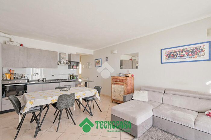 Case in Vendita e in Affitto - 2