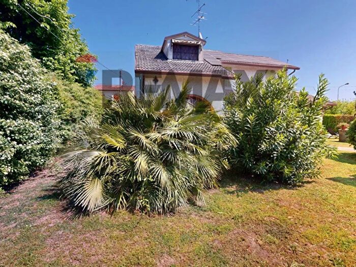Casa con 10 locali in vendita in Via Argine Po, Vigarano Mainarda