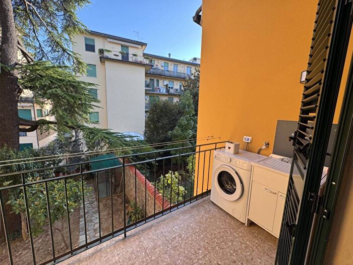 Appartamento quadrilocale in affitto in Campo di Marte, Firenze