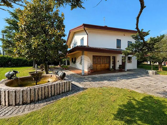 Casa quadrilocale in vendita in Via Claudia Augusta, San Biagio Di Callalta
