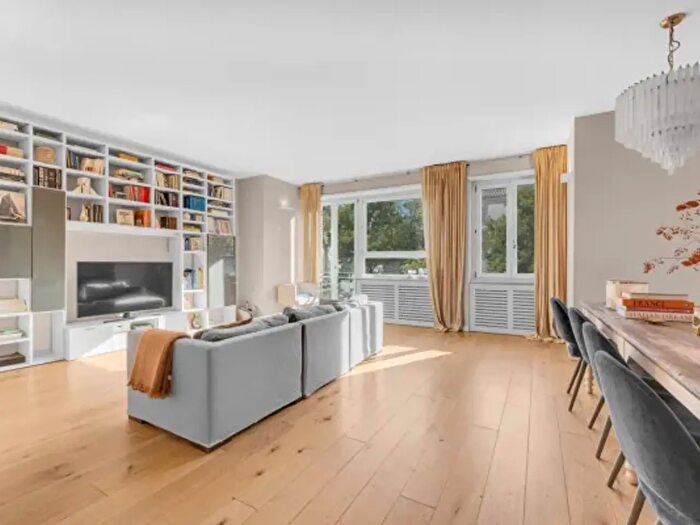 Appartamento quadrilocale in vendita in Via Ruggiero Settimo a, Milano