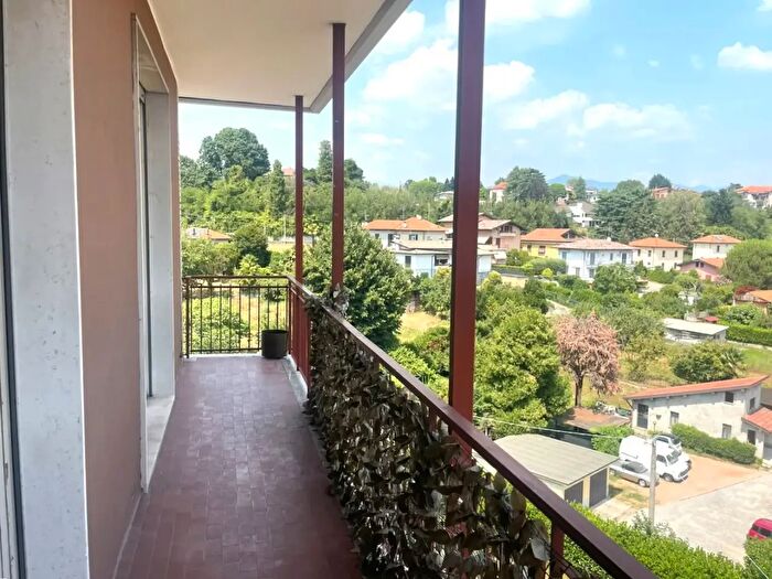 Appartamento bilocale in vendita in Varesina, Villa Guardia