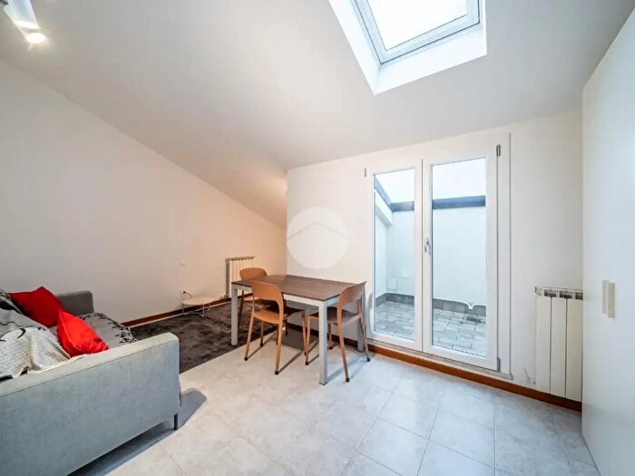 Appartamento monolocale in vendita in Via Trieste, Verona