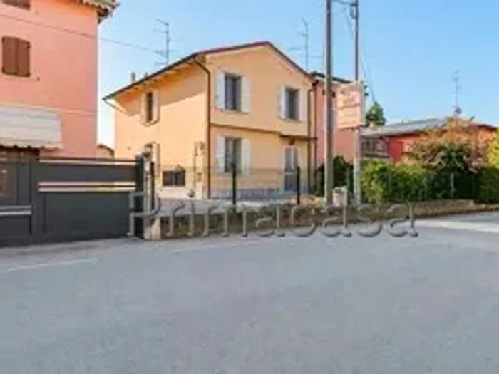 Casa con 6 locali in vendita in Via Asioli C, Correggio