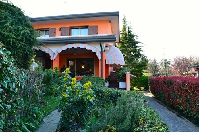 Casa con 6 locali in vendita in Via Crea, Spinea