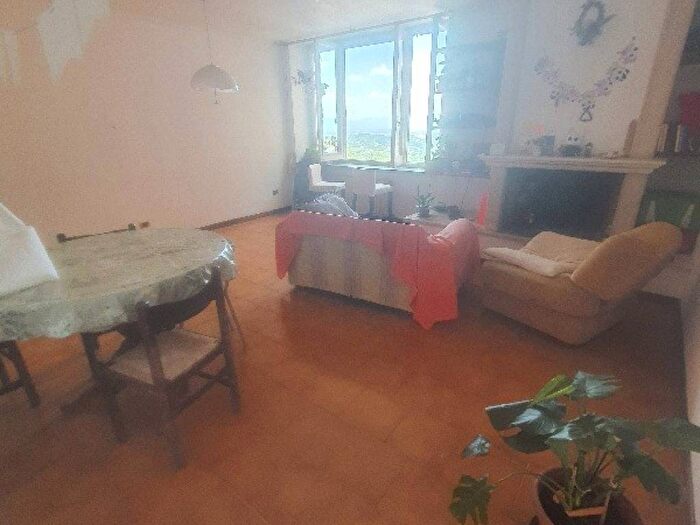 Appartamento con 6 locali in affitto in Via Maria Alinda Bonacci Brunamonti, Centro Storico, Perugia