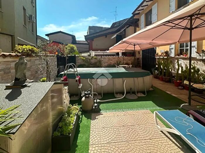 Casa con 6 locali in vendita in Via Carlo Lamera, Bagnolo Cremasco