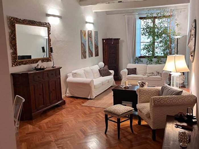 Appartamento trilocale in affitto in Via dei Bardi, San Niccolò, Firenze