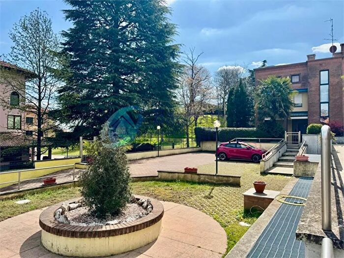 Casa con 5 locali in vendita in Bellinzago Novarese