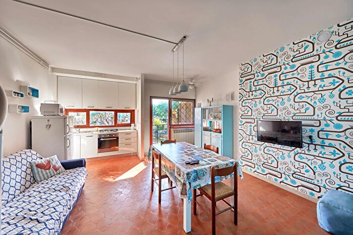 Appartamento trilocale in vendita in Via FllI Rosselli, Sirmione