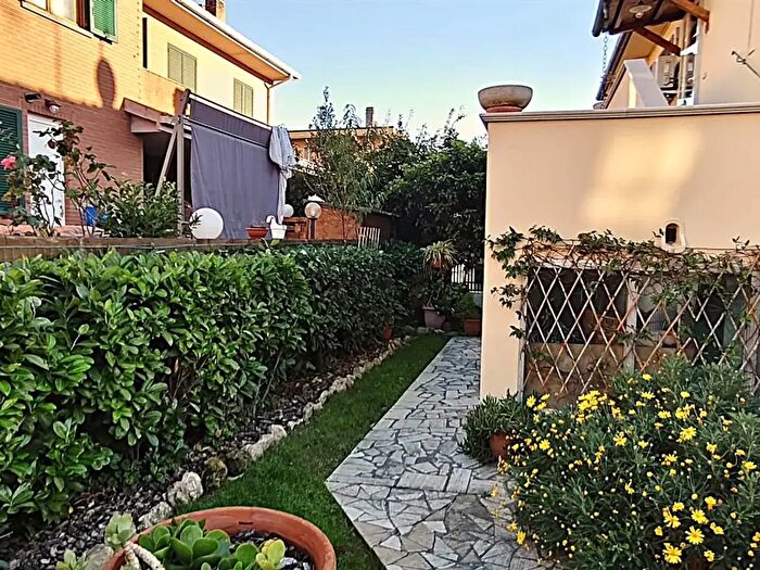 Appartamento con 5 locali in vendita in Cecina