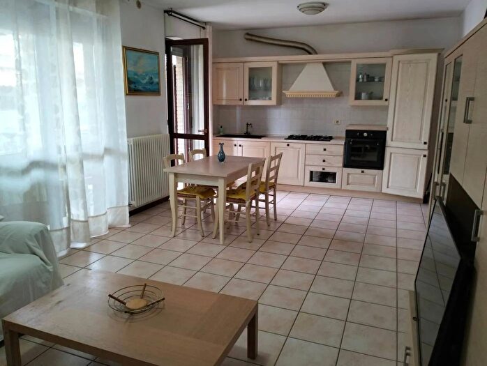 Appartamento quadrilocale in vendita in Via Don Luigi Orione Ostra, Ostra