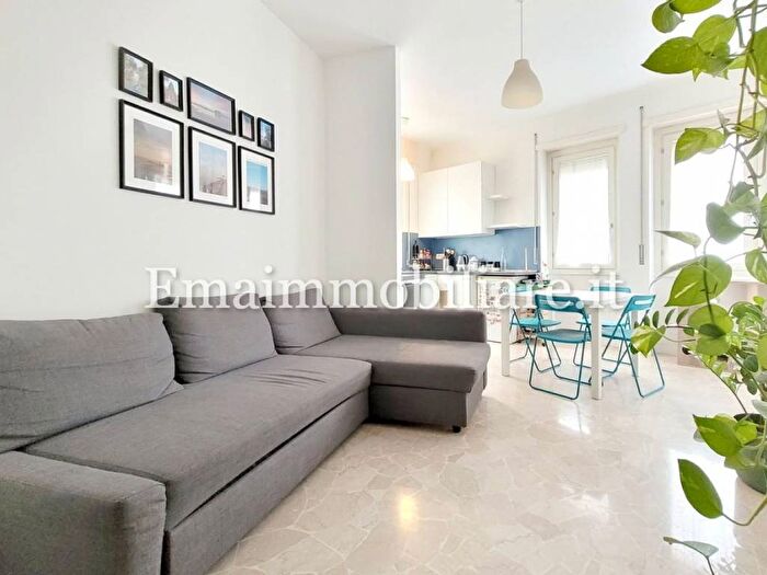 Appartamento bilocale in affitto in Via Luigi Canonica, Paolo Sarpi, Milano