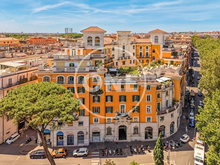 Appartamento con 7 locali in vendita in Piazza dell'Emporio, Roma