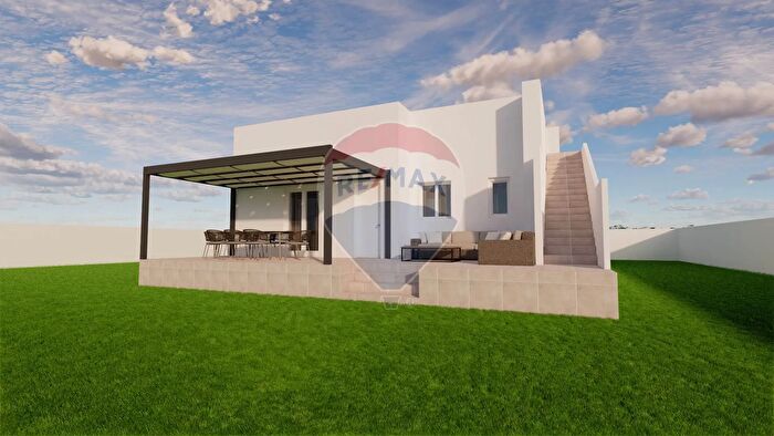 Casa trilocale in vendita in Strada Donna Domenica, Nardo