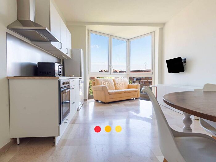 Appartamento trilocale in affitto in Via Valle Antrona, Baggio, Milano