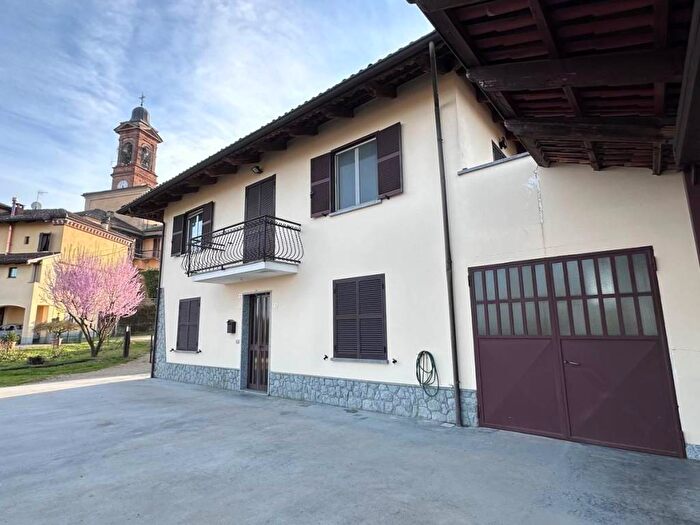 Casa quadrilocale in affitto in Via Novembre, Ferrere