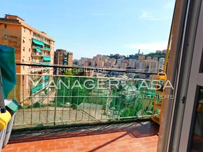 Appartamento trilocale in vendita in Via Nicolò Costa, Genova