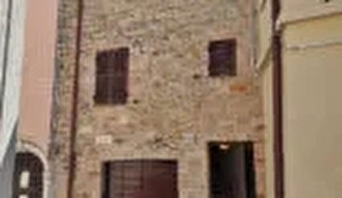 Casa quadrilocale in vendita in Via delle Filande Cingoli MC Italia Cingoli Centro, Cingoli