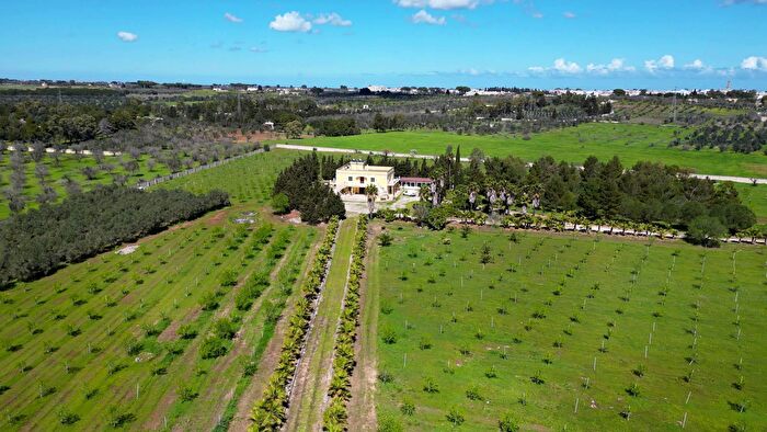 Casa con 12 locali in vendita in Strada Statale ter, Novoli
