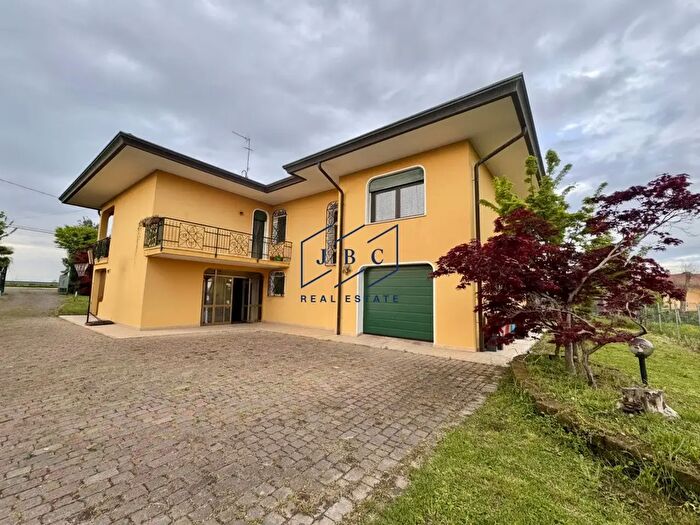 Casa quadrilocale in vendita in Via Millepertiche, Musile Di Piave