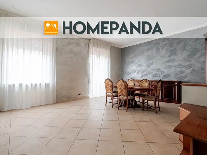 Appartamento quadrilocale in vendita in Corso Giulio Cesare, Torino