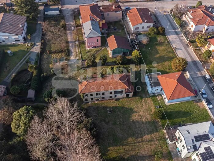 Casa trilocale in vendita in Via Monte Grappa, Pordenone