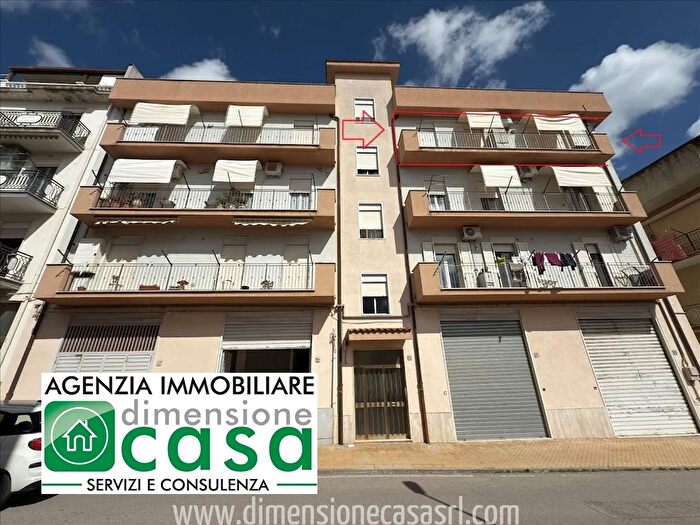 Appartamento con 6 locali in vendita in Via Mons G Jacono, San Cataldo