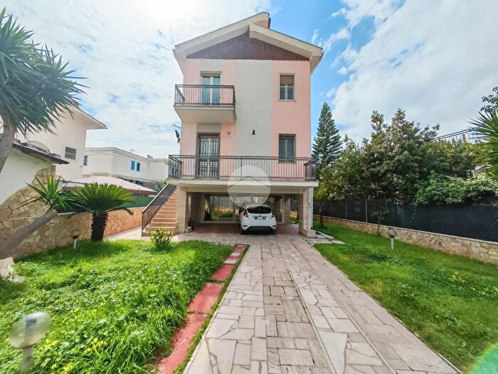 Appartamento quadrilocale in vendita in Via Guglielmo da Siponto, Manfredonia