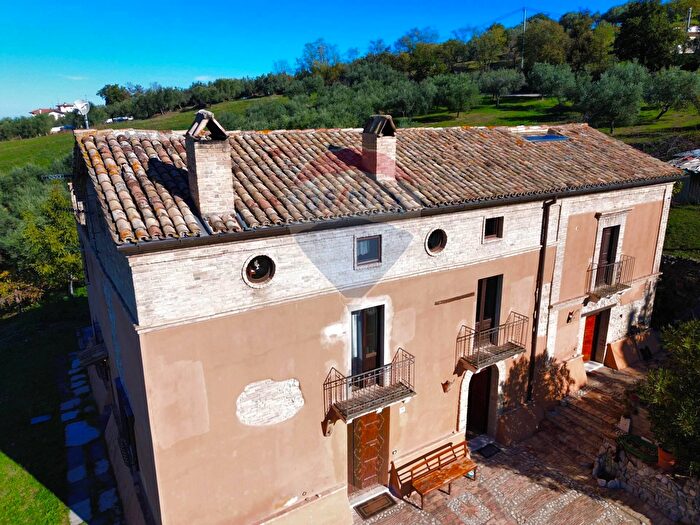 Casa con 6 locali in vendita in Santa Maria dei Mesi, Lanciano