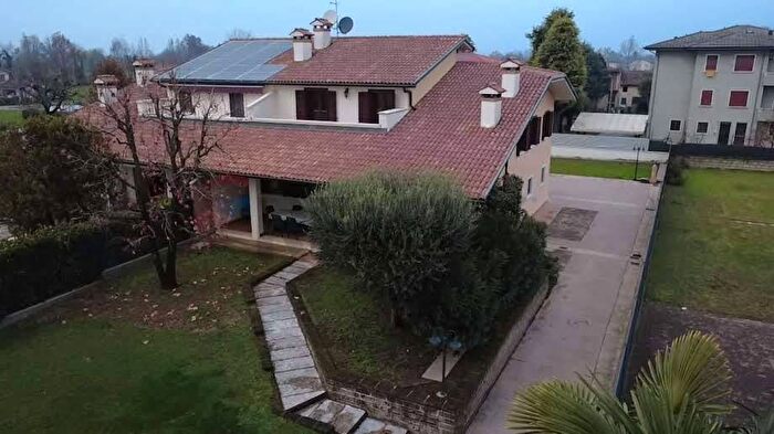 Appartamento con 6 locali in affitto in Via Braglio, Bolzano Vicentino