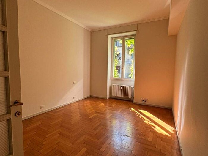 Appartamento trilocale in affitto in Via Letizia, Solari, Milano
