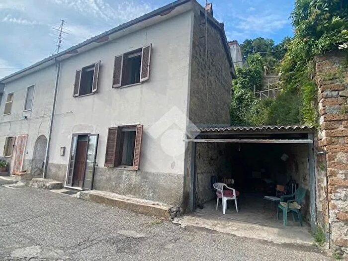 Casa trilocale in vendita in Via Coste, Montefiascone